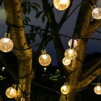 Guirnalda LED solar decorativa con formas variadas para exterior