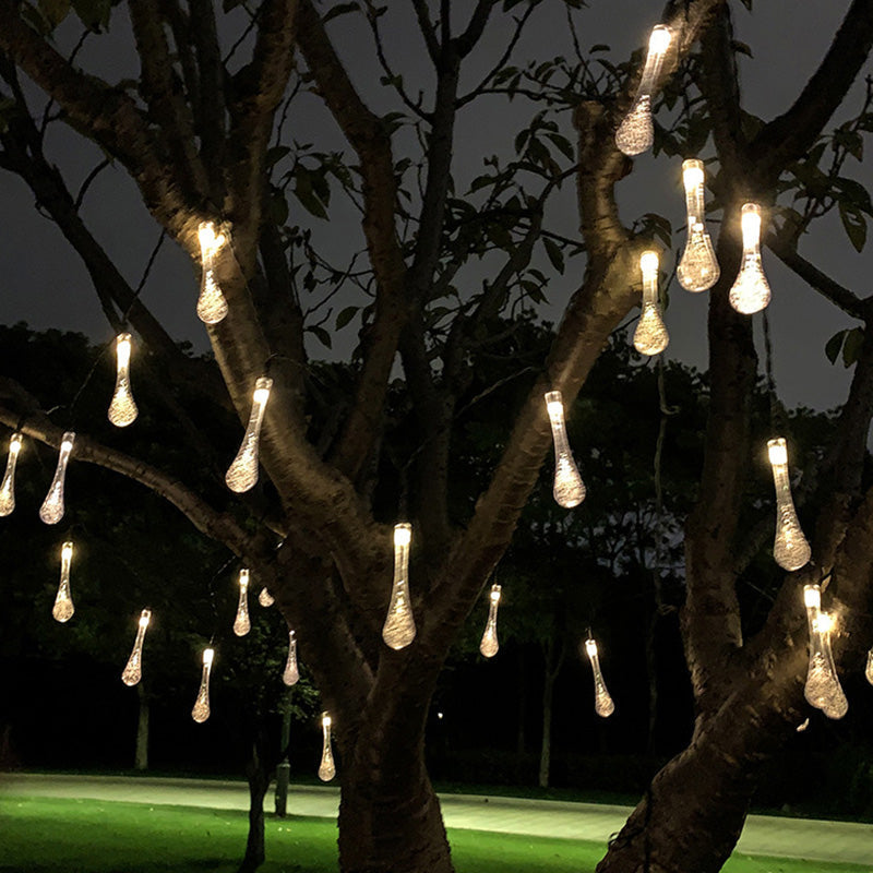 Guirnalda LED solar decorativa con formas variadas para exterior