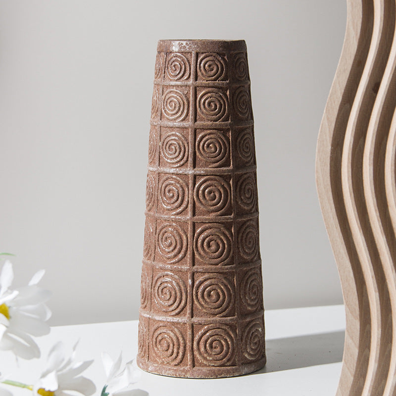 Jarrón decorativo de cerámica con motivos en espiral