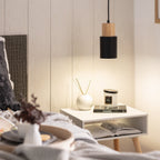 Lámpara colgante cilíndrica de madera y hierro negro