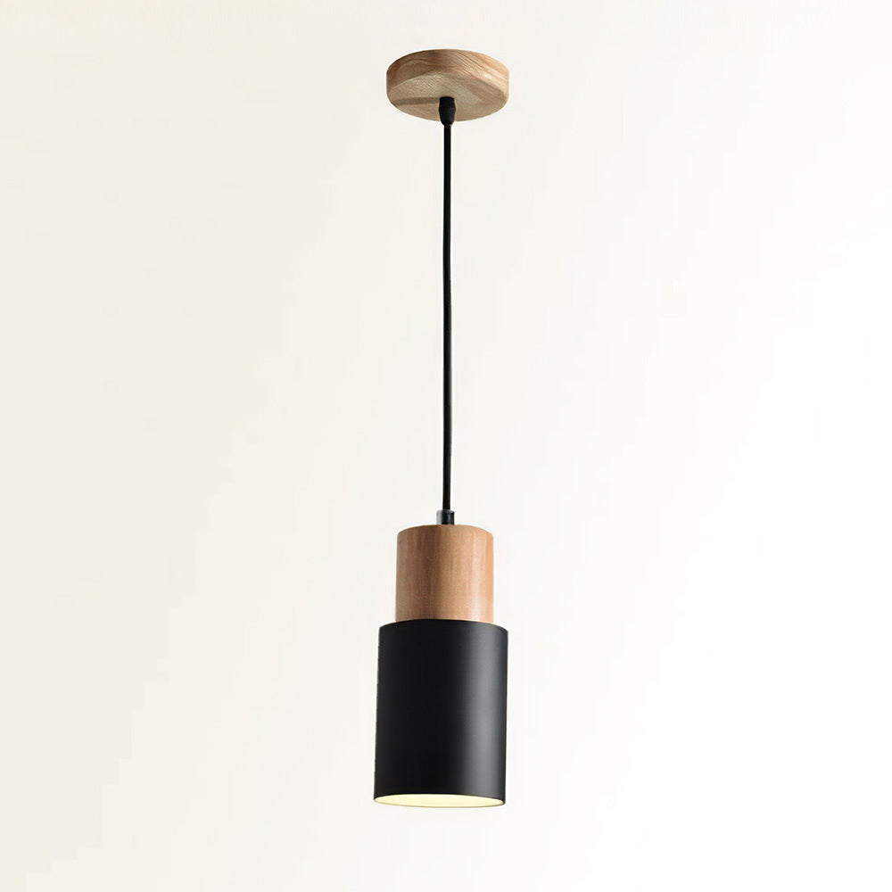Lámpara colgante cilíndrica de madera y hierro negro