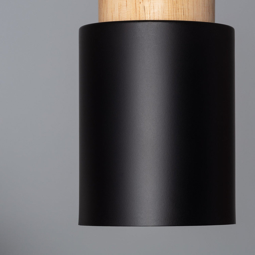 Lámpara colgante cilíndrica de madera y hierro negro