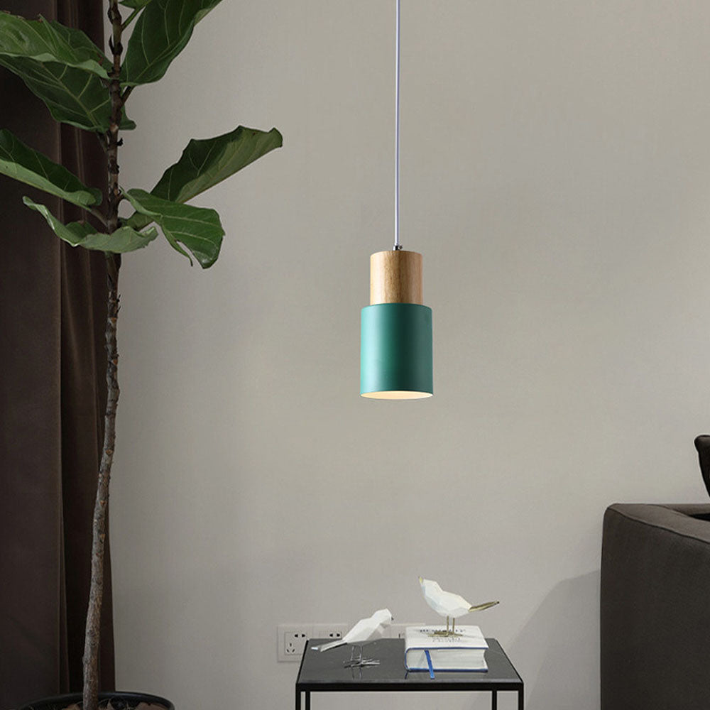 Lámpara colgante cilíndrica de madera y hierro negro