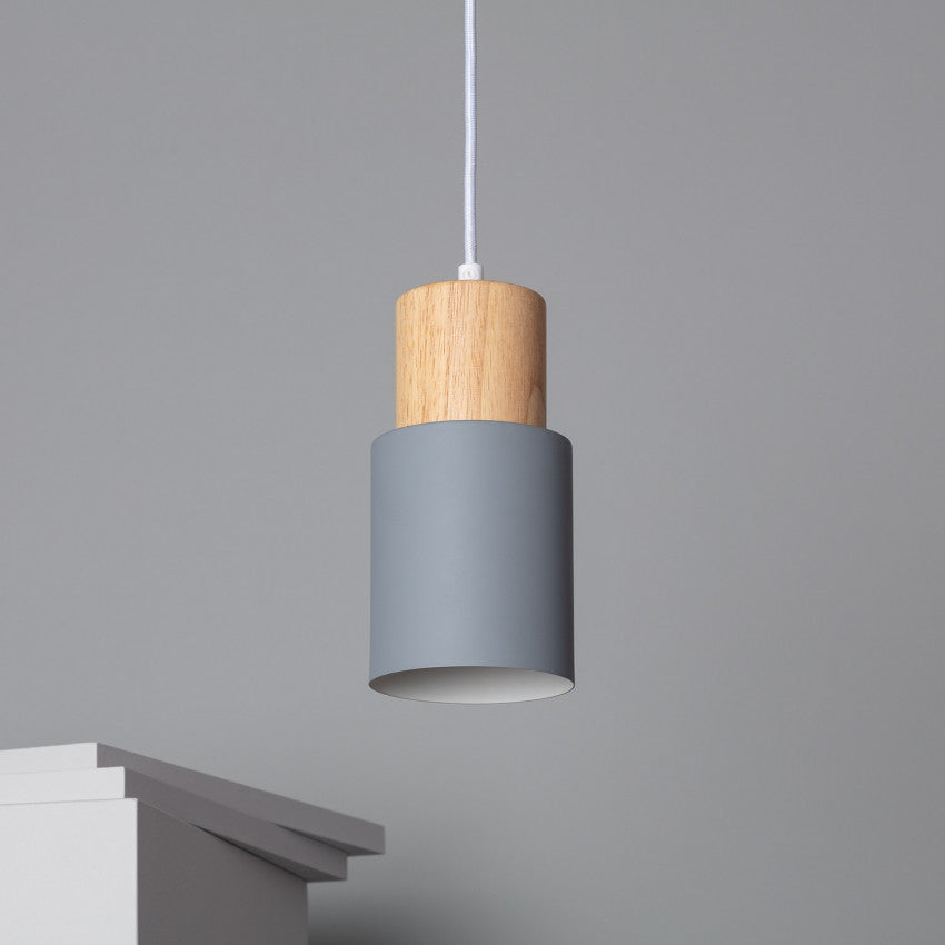 Lámpara colgante cilíndrica de madera y hierro negro