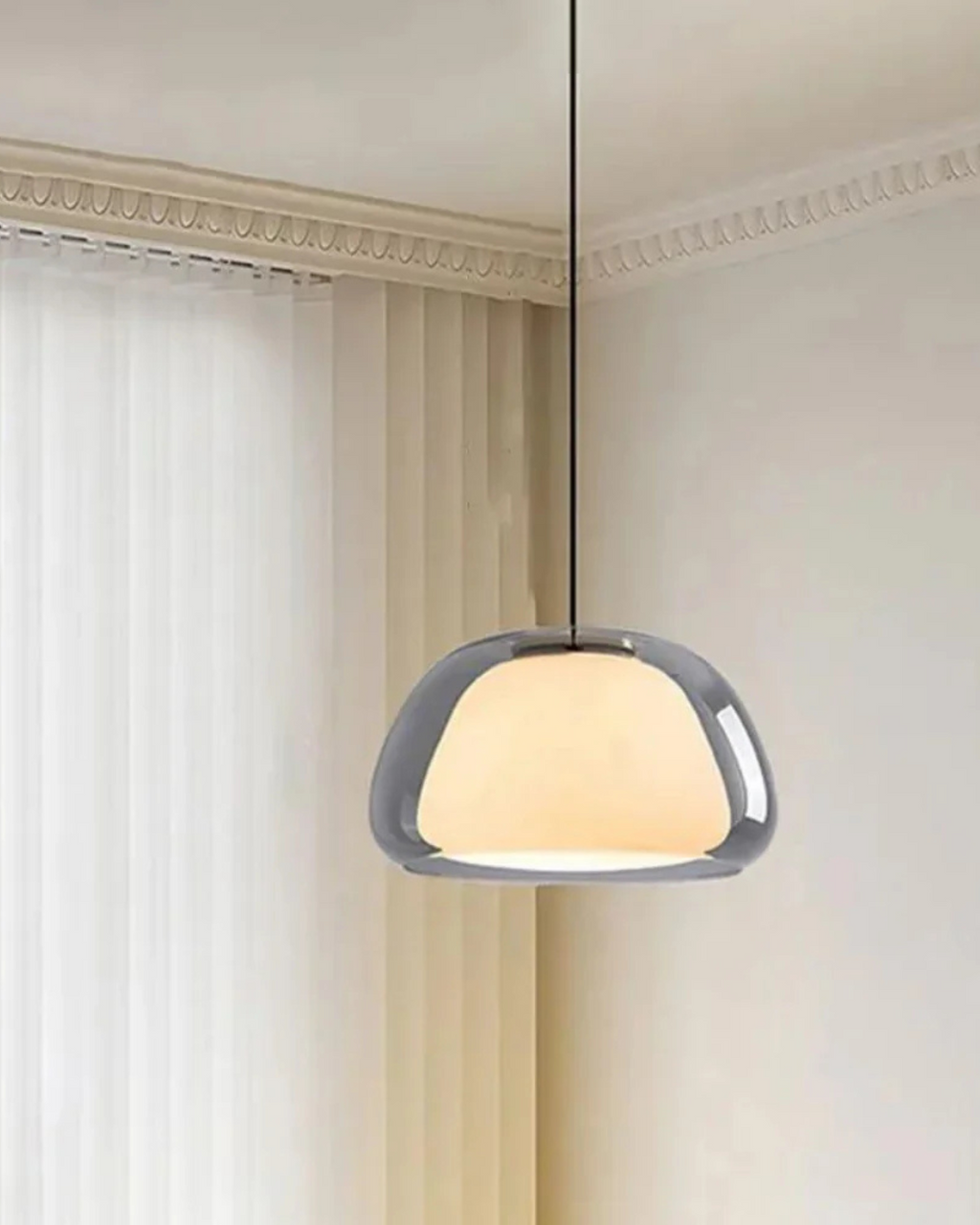 Lámpara colgante de cristal con cúpula elegante