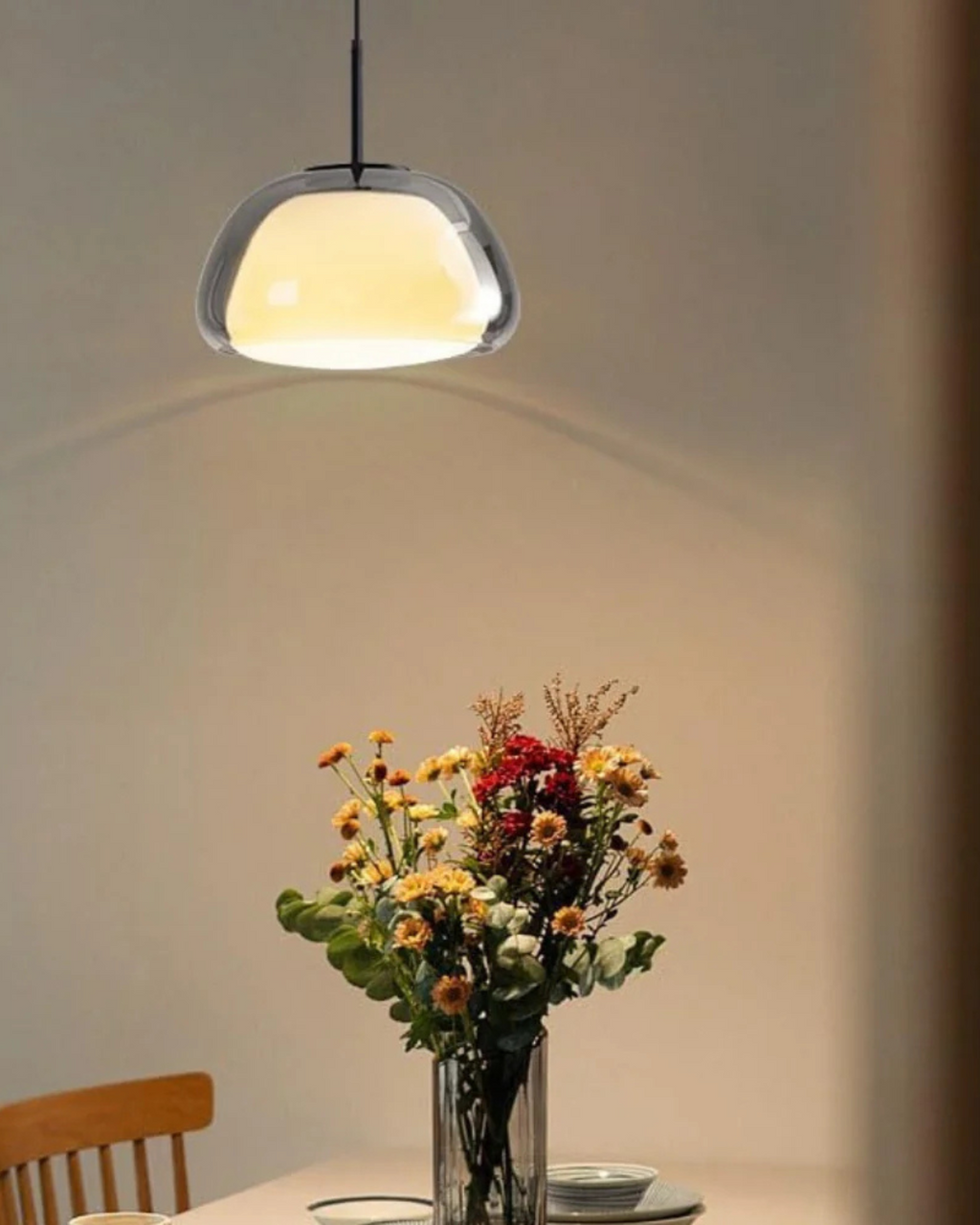 Lámpara colgante de cristal con cúpula elegante