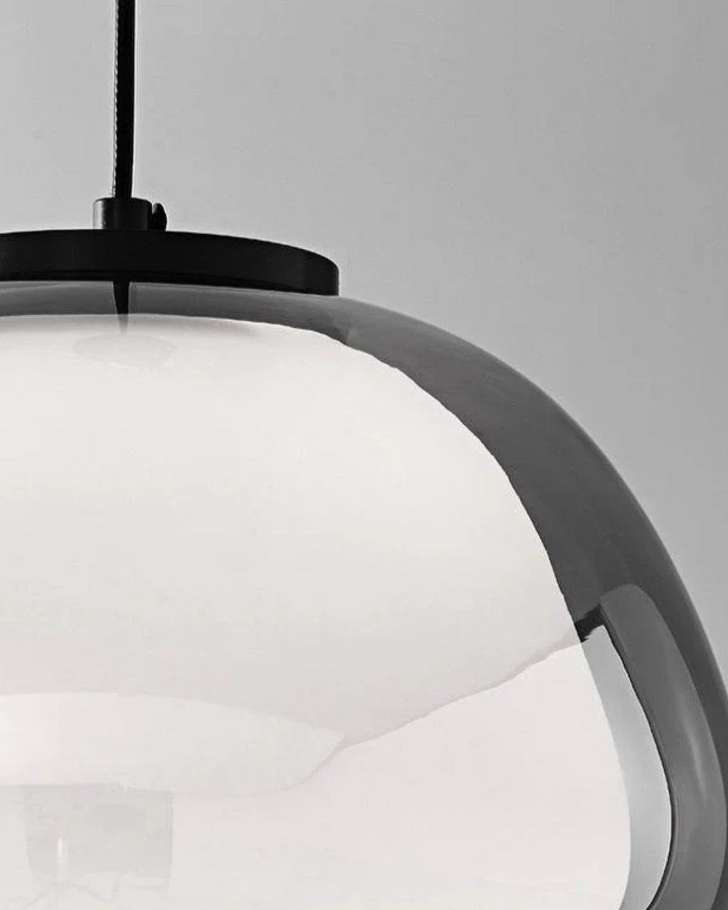 Lámpara colgante de cristal con cúpula elegante