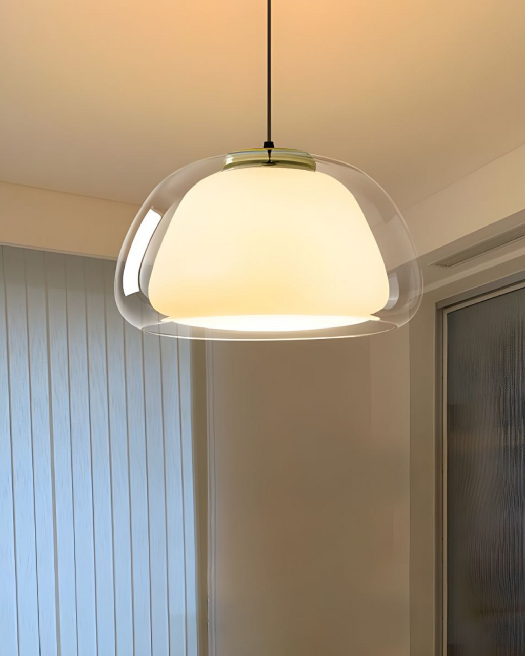 Lámpara colgante de cristal con cúpula elegante
