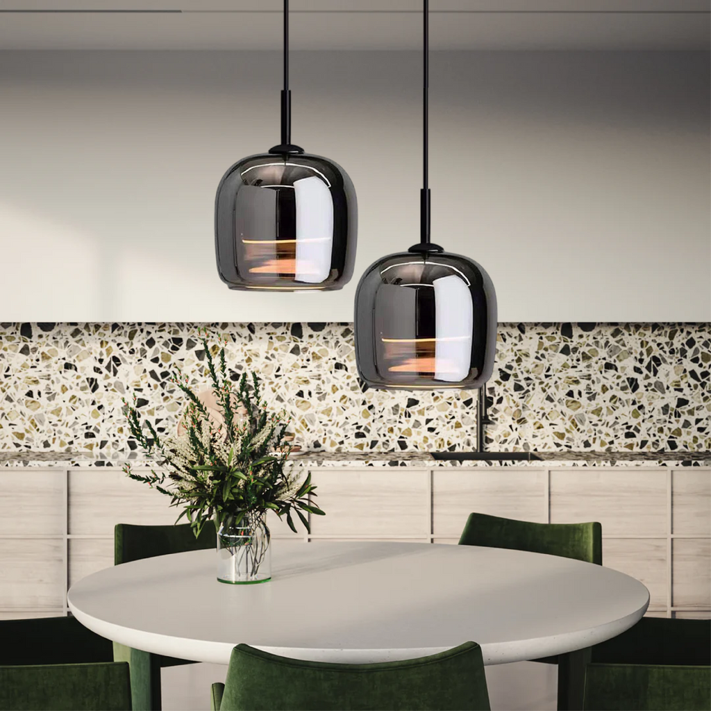 Lámpara colgante nórdica de cristal negro – Iluminación moderna para isla de cocina y comedor