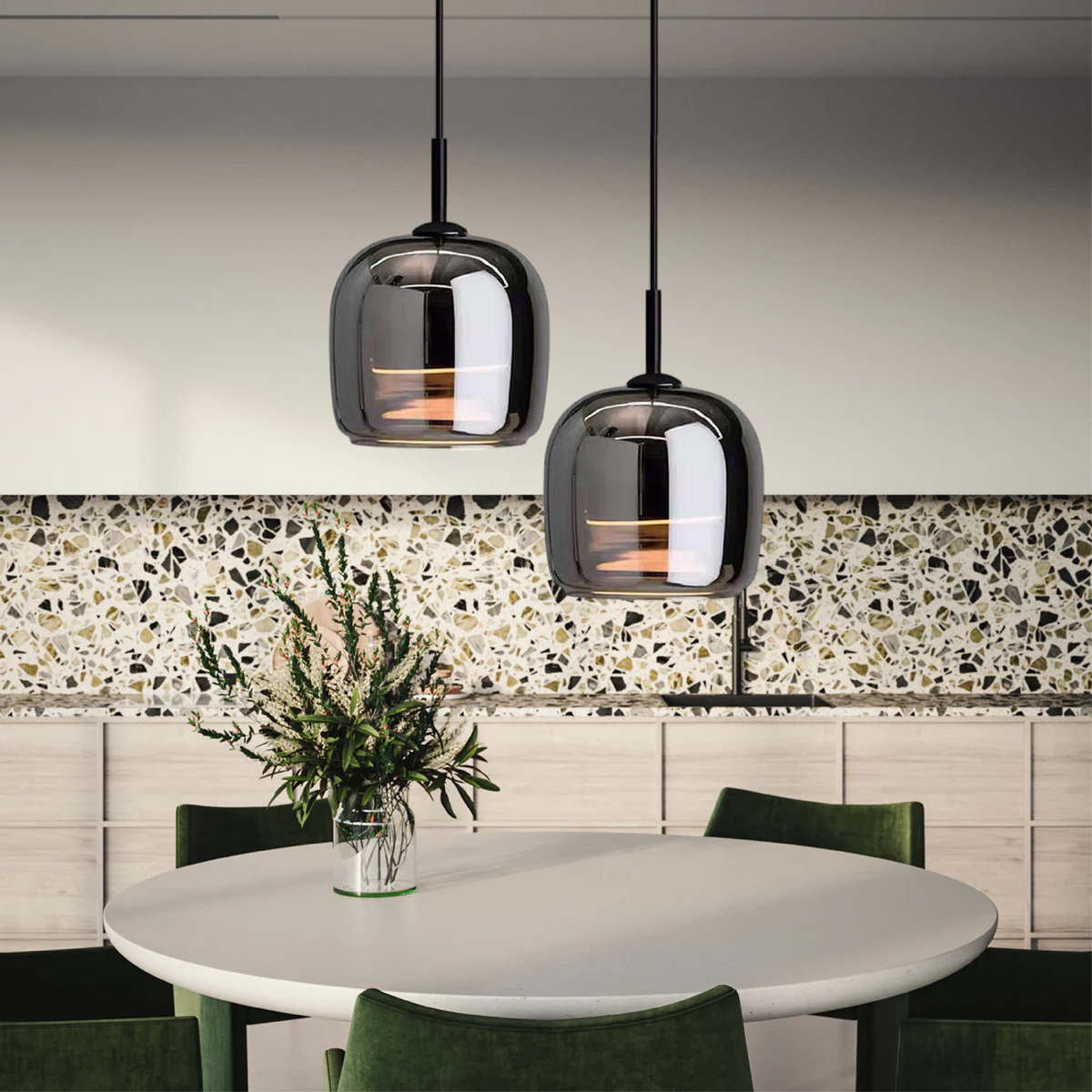 Lámpara colgante nórdica de cristal negro – Iluminación moderna para isla de cocina y comedor