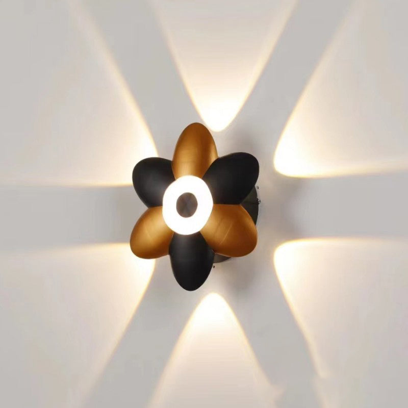 Lámpara de jardín LED en forma de flor con diseño elegante