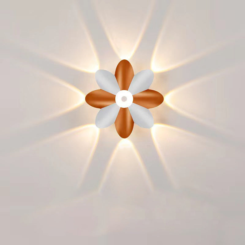 Lámpara de jardín LED en forma de flor con diseño elegante
