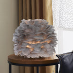 Lámpara de mesa de plumas de lujo para dormitorio o mesita de noche