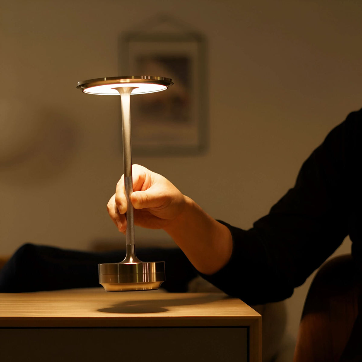 Lámpara de mesa LED inalámbrica recargable AmiGlow