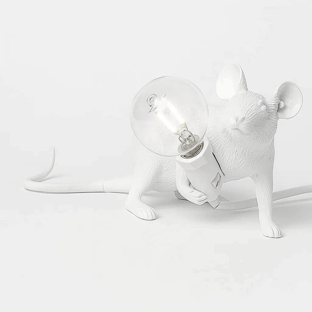 Lámpara de mesa LED ratón de resina con luz cálida