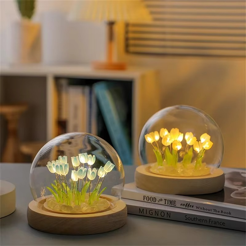 Lámpara de noche LED con tulipanes artificiales hechos a mano