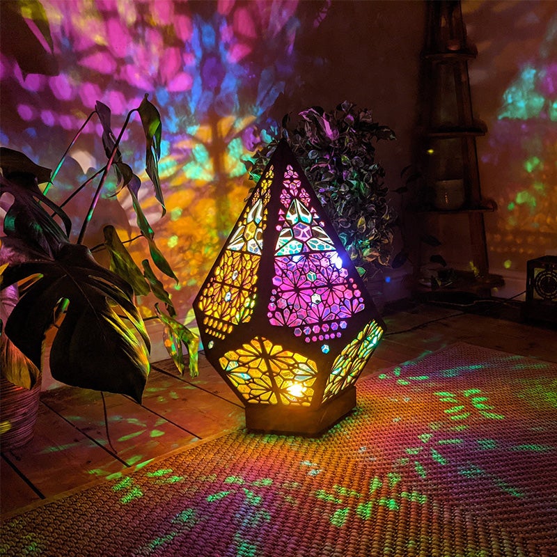 Lámpara de pie estrella polar bohemia de madera con proyector LED de colores