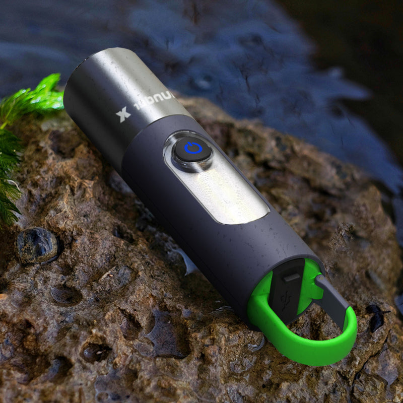 Linterna LED recargable con mosquetón para exterior