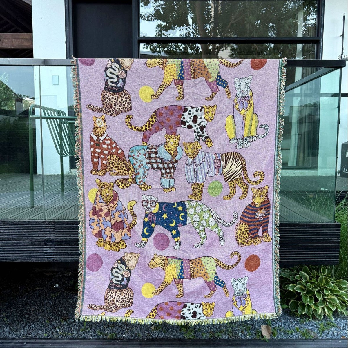 Manta decorativa con estampado de animales