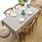 Mantel decorativo con borlas