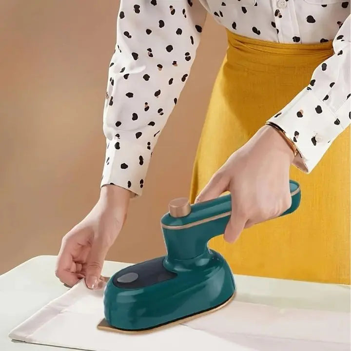 Mini plancha portátil con función seca y vapor