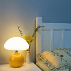 Odette | Lámpara de mesa de cerámica con forma de seta, pantalla abovedada y luz cálida regulable