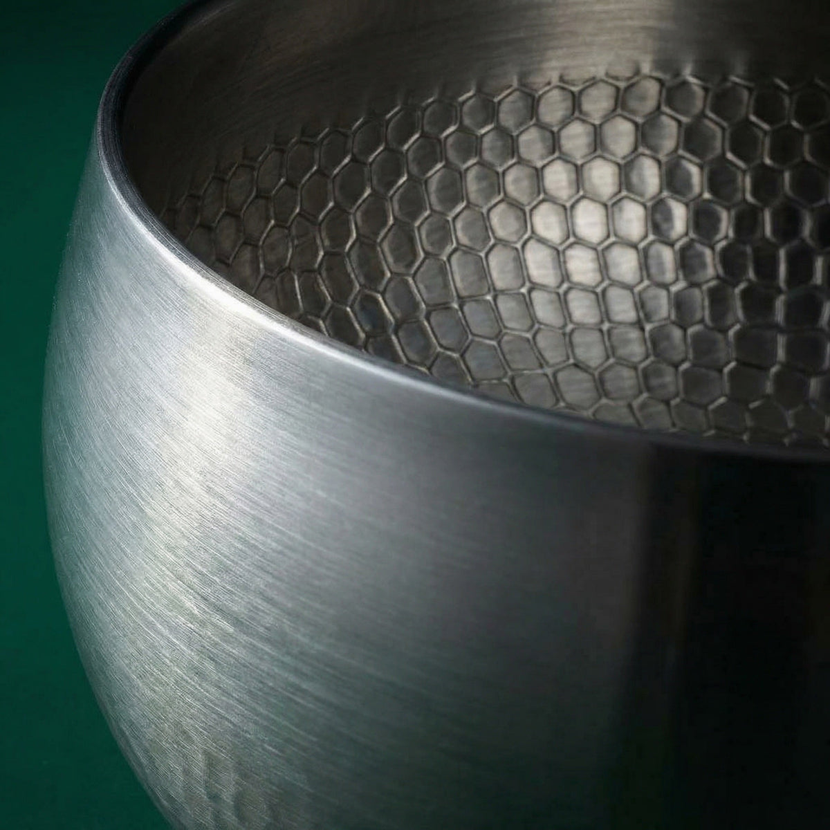 Olla profunda de titanio puro martillado a mano, 28 cm