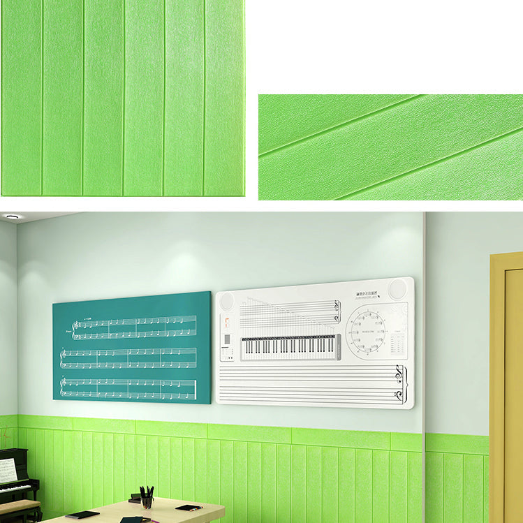 Panel decorativo autoadhesivo con imitación de veta de madera y respaldo de espuma