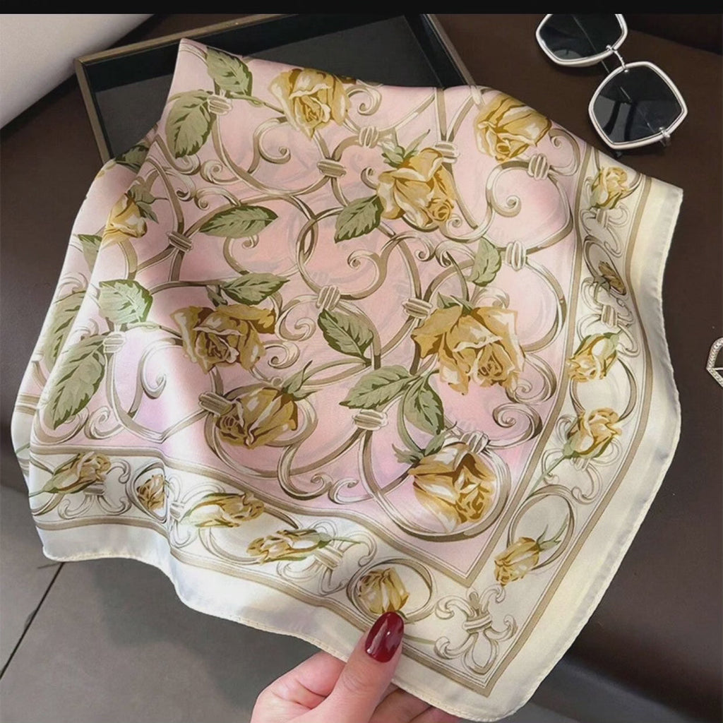 Pañuelo cuadrado de seda satinada