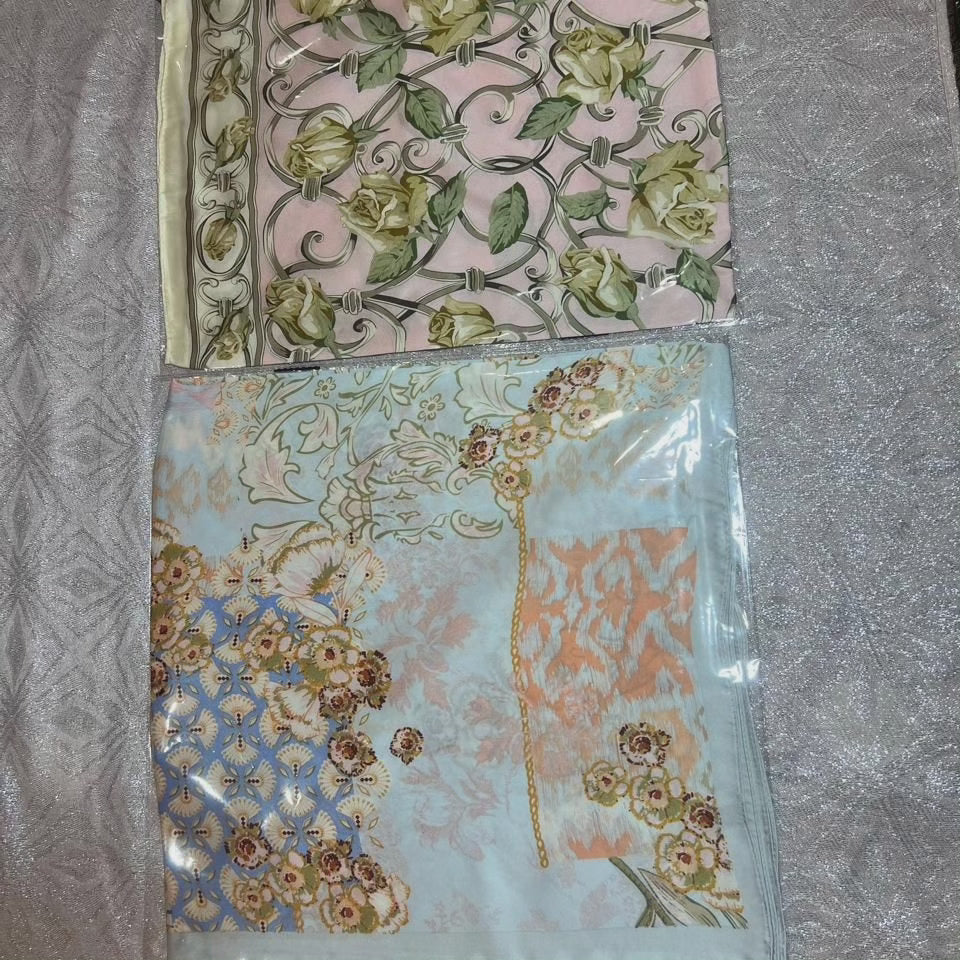 Pañuelo cuadrado de seda satinada