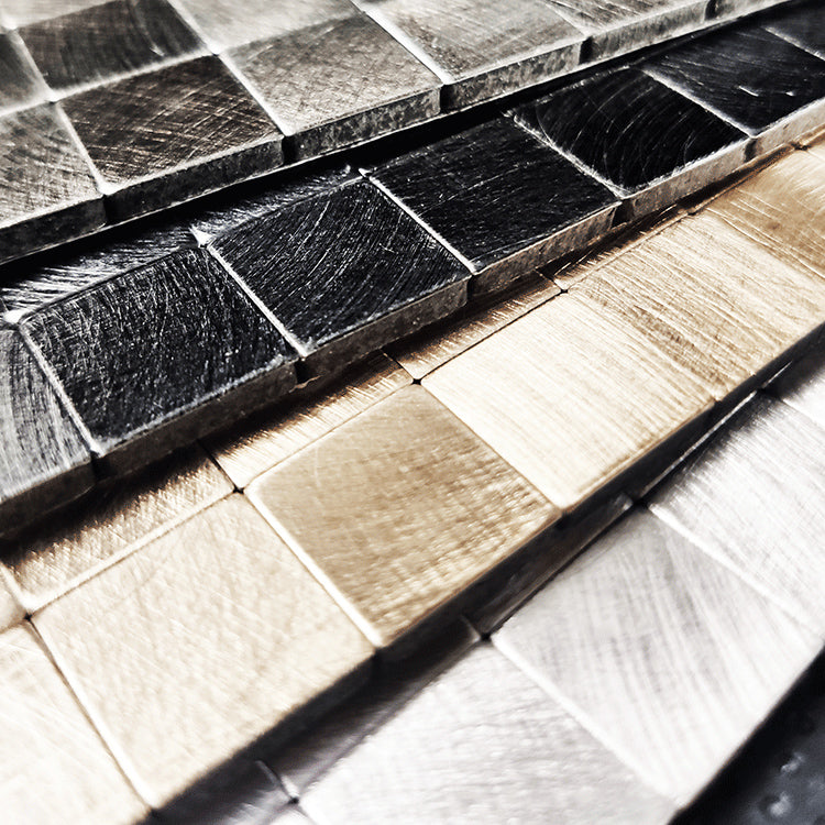 Papel pintado autoadhesivo de mosaico con forma cuadrada y acabado metálico