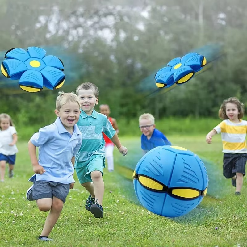 Pelota voladora de doble forma que se transforma de disco a esfera al impactar