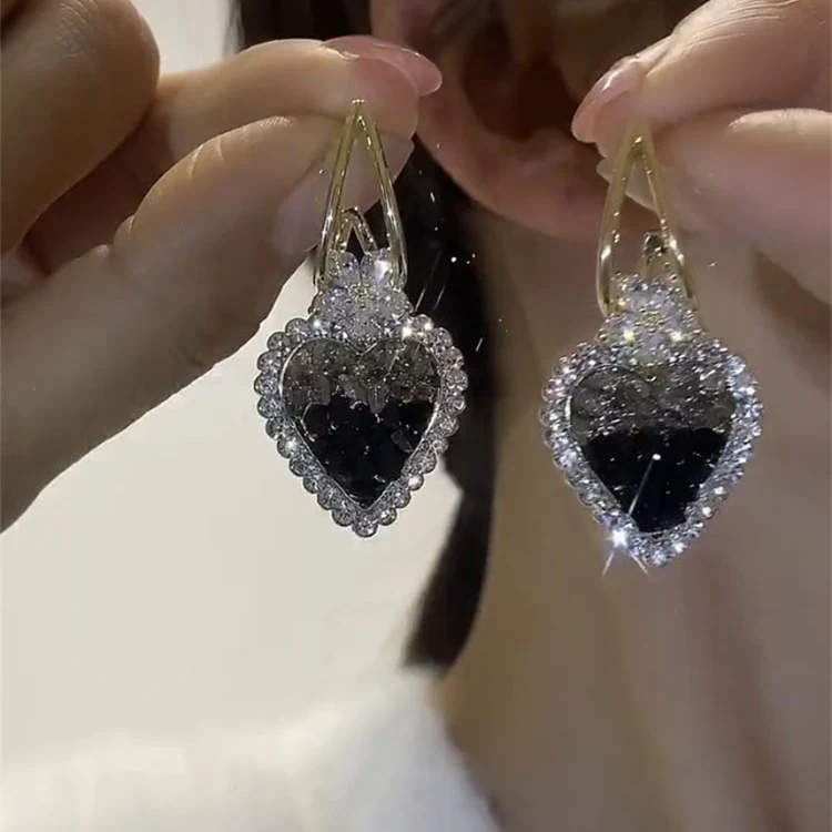 Pendientes de corazón con cristales verdes
