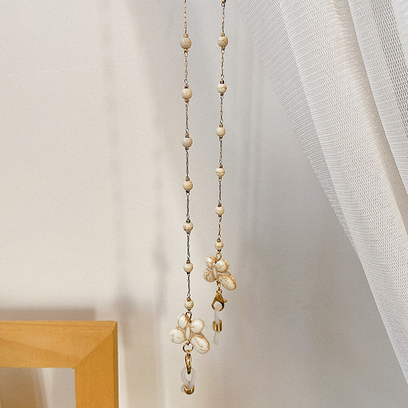 Pendientes elegantes de diseño artesanal