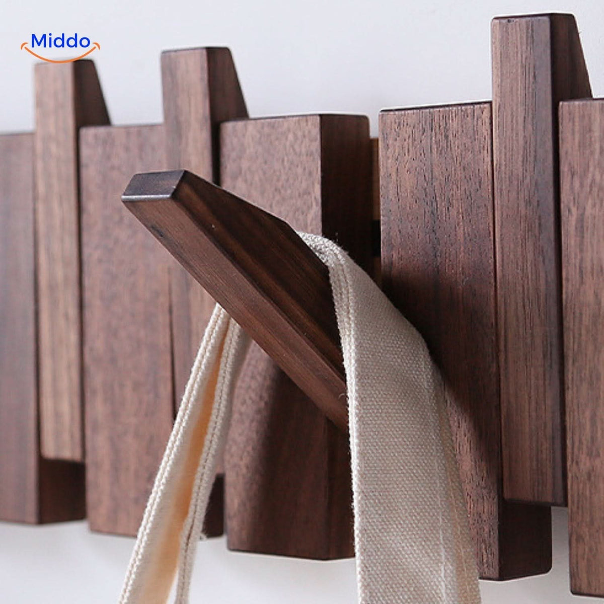 Perchero de pared de madera artesanal con diseño de piano