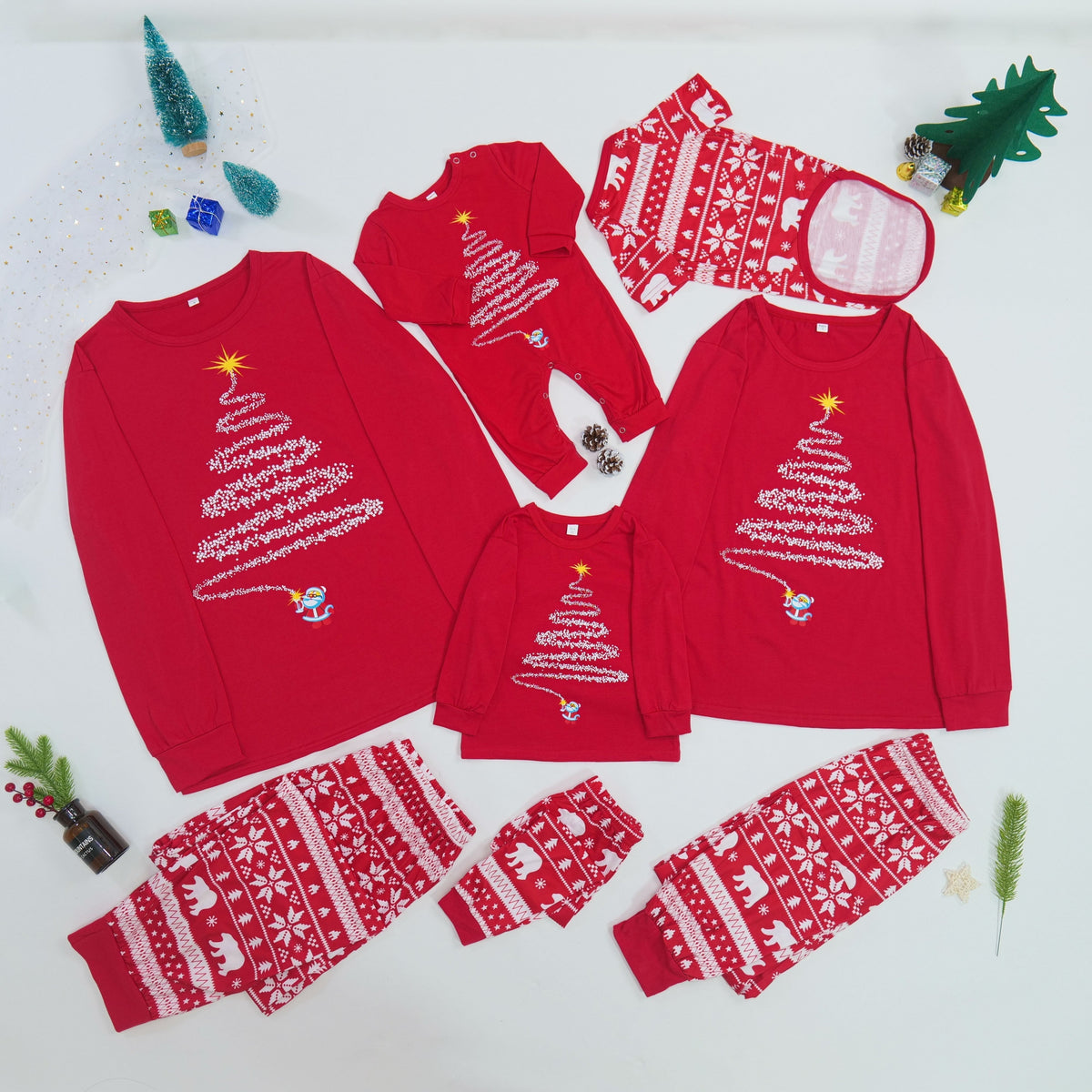 Pijamas navideños a juego para toda la familia con estampado de renos y copos de nieve, rojo o azul