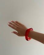 Pulsera rígida en rojo fresa – Un toque vibrante para tu estilo