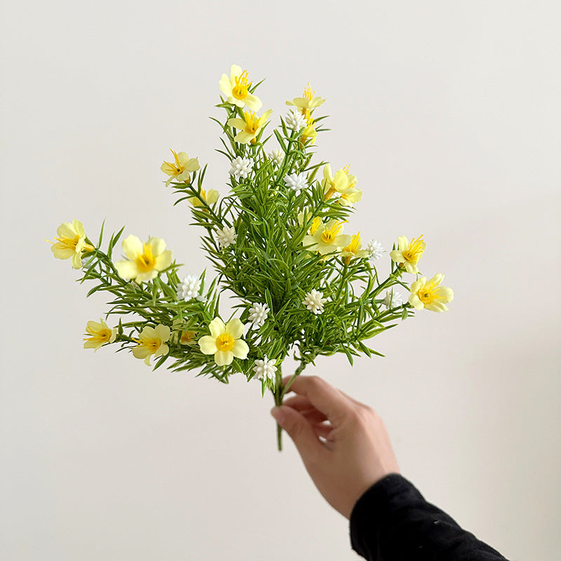 Ramo de flores artificiales realistas