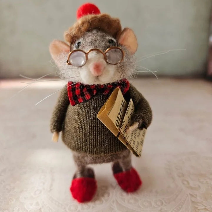 Ratón de fieltro hecho a mano | Decoración navideña y regalo original | Lana natural y tela sostenible