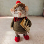 Ratón de fieltro hecho a mano | Decoración navideña y regalo original | Lana natural y tela sostenible