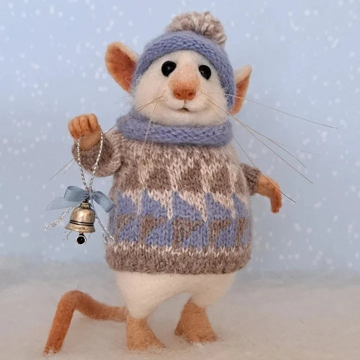 Ratón de fieltro hecho a mano | Decoración navideña y regalo original | Lana natural y tela sostenible