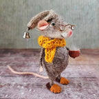 Ratón de fieltro hecho a mano | Decoración navideña y regalo original | Lana natural y tela sostenible