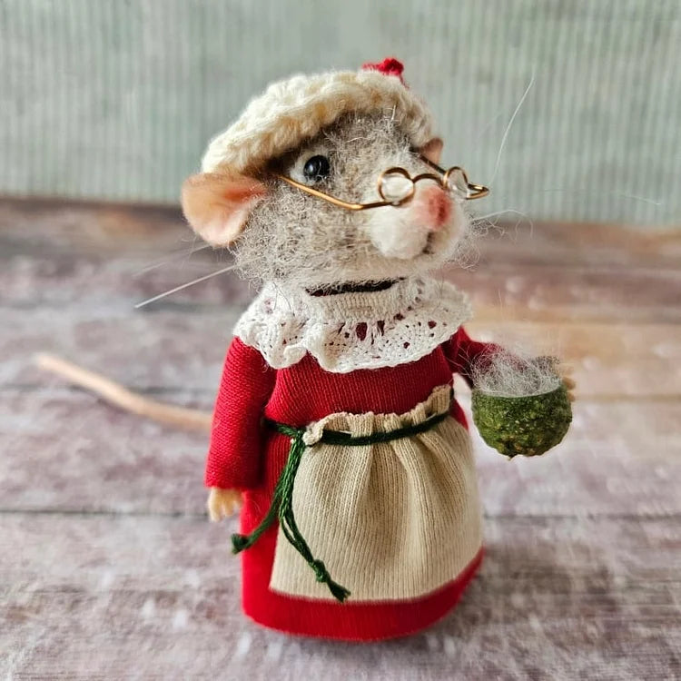 Ratón de fieltro hecho a mano | Decoración navideña y regalo original | Lana natural y tela sostenible