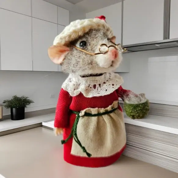 Ratoncito de fieltro hecho a mano – Un toque de magia para tu hogar