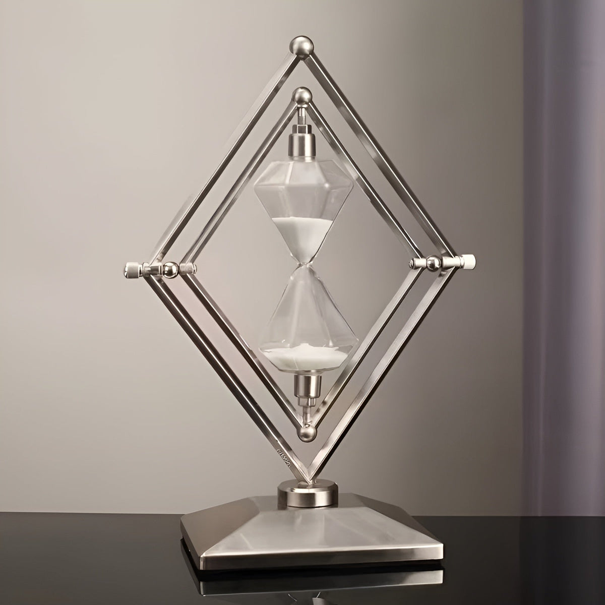 Reloj de arena con marco metálico geométrico – Decorativo y relajante con arena blanca