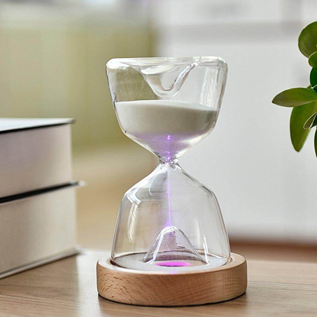 Reloj de arena decorativo de madera y cristal