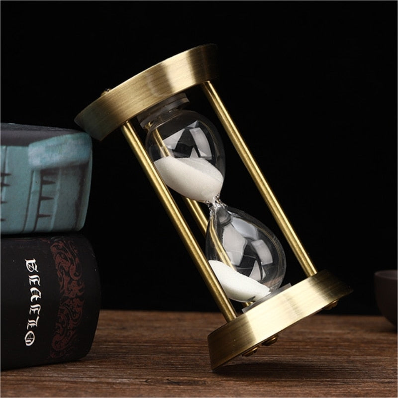 Reloj de arena retro de metal con péndulo para escritorio