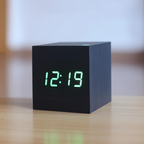 Reloj despertador LED digital de madera elegante