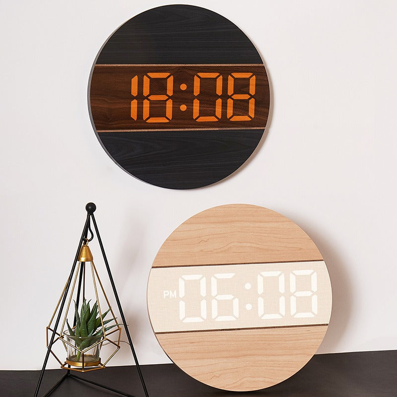 Reloj digital de madera con diseño moderno