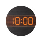 Reloj digital de madera con diseño moderno